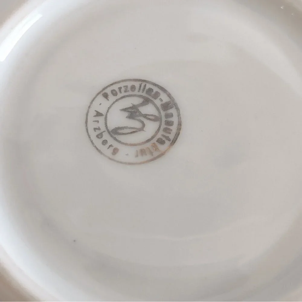 Arzberg Bavaria Porcelain Morburg a.d. Lahn Germany Demitasse Teacup Saucer Gold